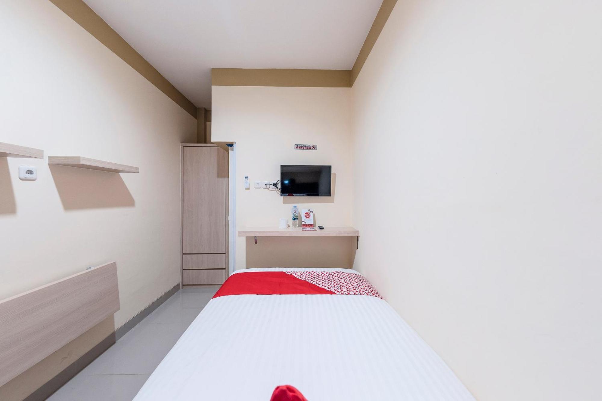 Oyo 478 Balcon Biru Hotell Jakarta Eksteriør bilde