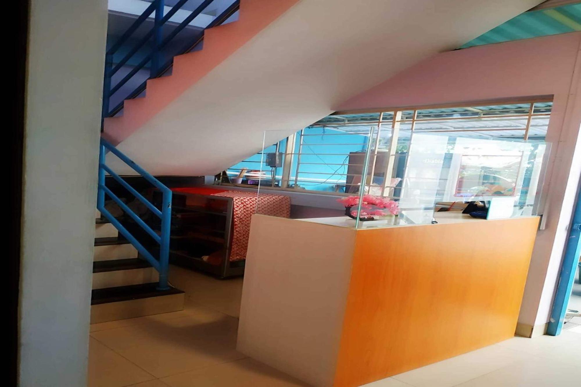Oyo 478 Balcon Biru Hotell Jakarta Eksteriør bilde