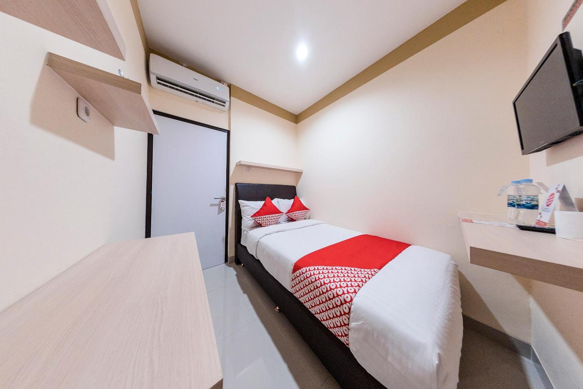 Oyo 478 Balcon Biru Hotell Jakarta Eksteriør bilde